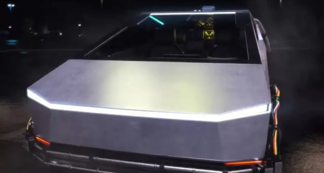 特斯拉 Cybertruck 正面照片