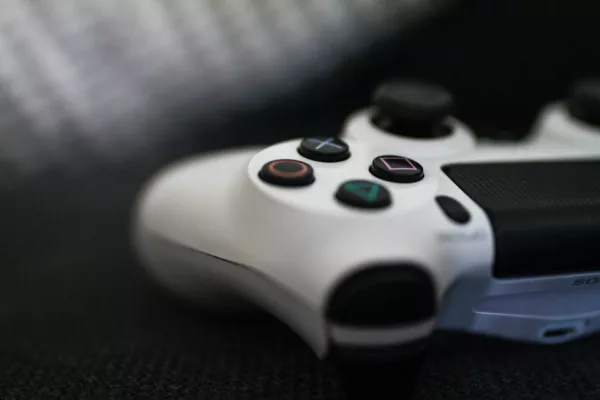 爆料稱 Sony 將在 4 月份推出「PS5 Pro」，採用全新設計 PlayStation