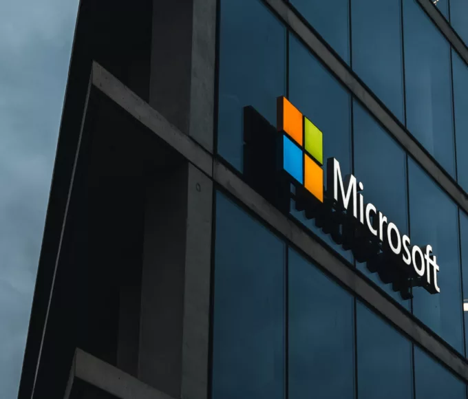Microsoft AI 擴建推高排放與用電揭露壓力，雲端成長開始碰上氣候帳本 科技人 電力設備, AI, 產業, 能源