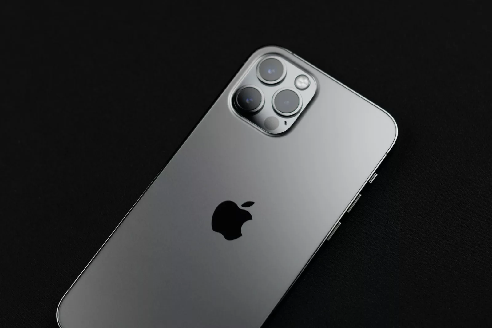 針對 iPhone 12 電磁波超標問題，蘋果給出解決方案：推送軟體更新 iPhone 12 再生能源, AI, 產業, 能源
