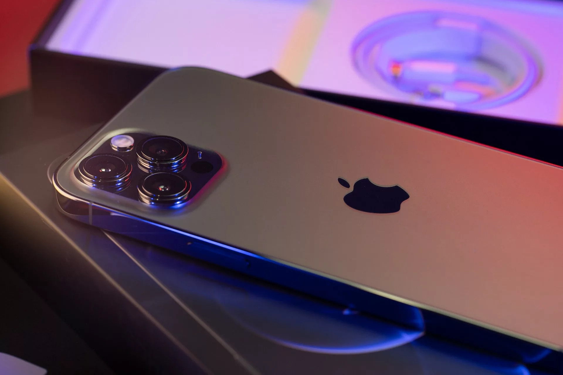 針對 iPhone 12 電磁波超標問題,蘋果給出解決方案:推送軟體更新 iPhone 12 AI 應用案例, AI, Android, 實用工具, 小工具, 小米, 教學