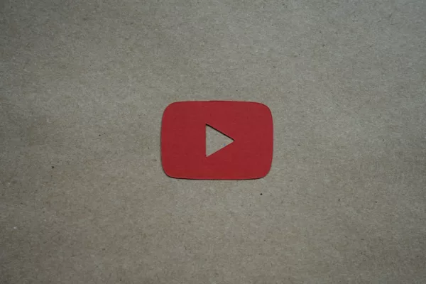 YouTube 歌曲搜尋功能來了！哼歌辨識歌曲更簡單，告別 Shazam、SoundHound YouTube