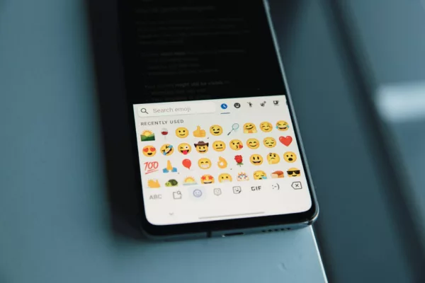 Google Photos 隱藏玩法：用 Emoji 搜尋照片 google Google