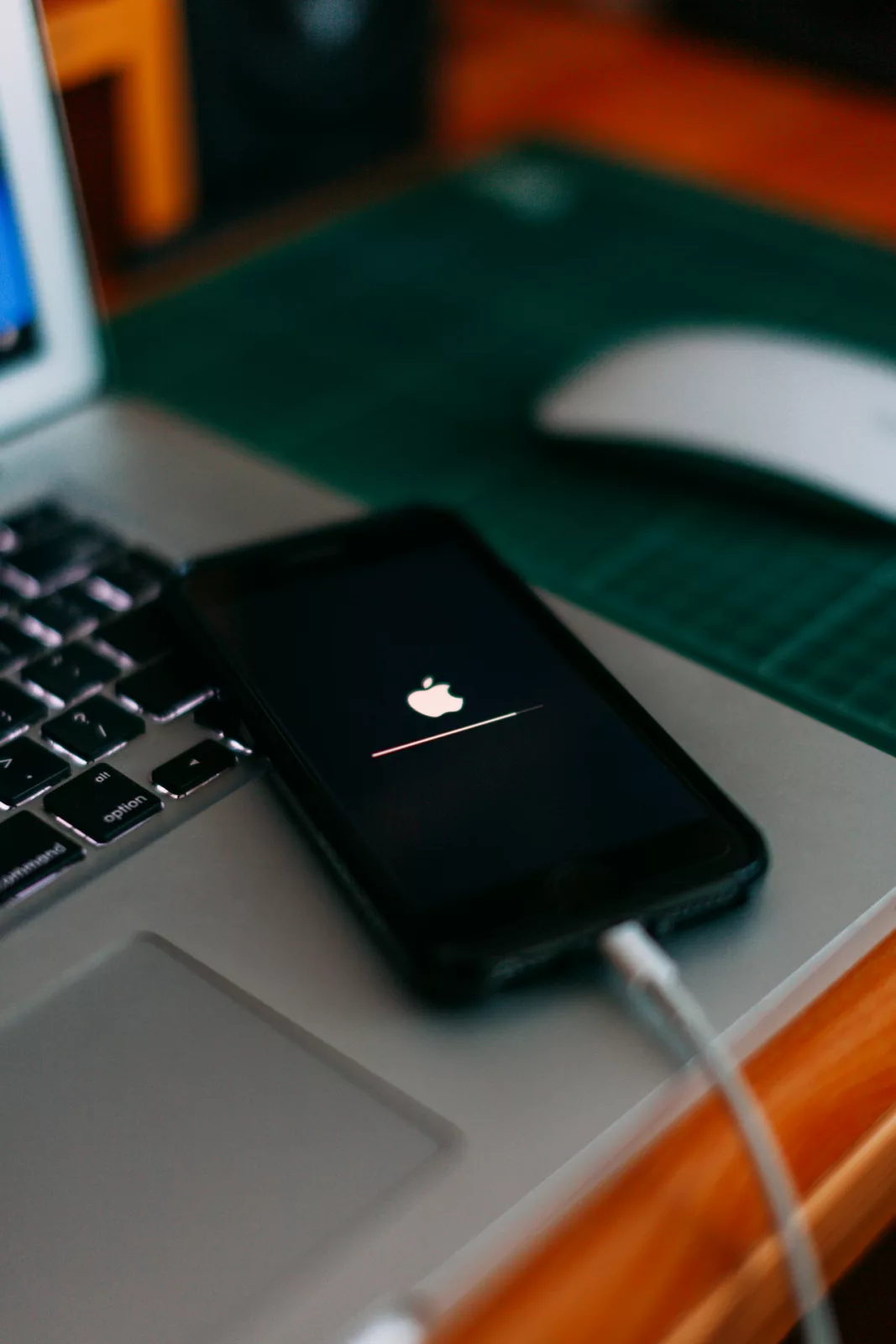iOS 17.4 更新後,物理音量鍵無法控制串流媒體:用戶抱怨中 iOS 17.4 AI 應用案例, AI, macOS, 蘋果, 頭條