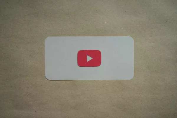 YouTube 在部分國家推出「輕量版」付費方案：便宜一半，但要看少量廣告 google Google