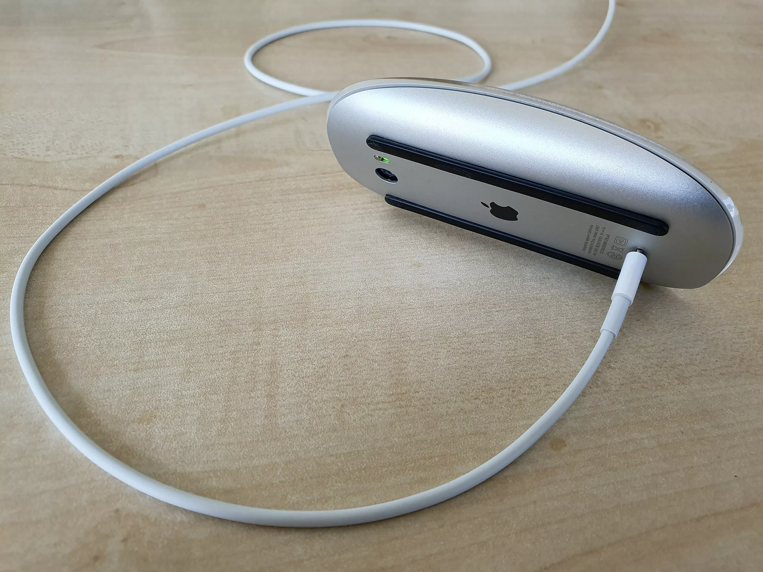 消息稱新款蘋果 Magic Mouse 將會改掉笑死人的充電方式 Magic Mouse 評論, AI 應用案例, 頭條