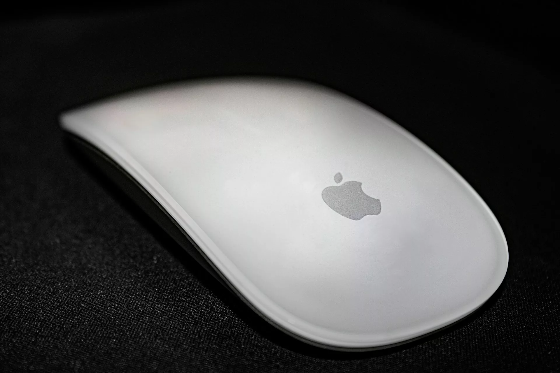 消息稱新款蘋果 Magic Mouse 將會改掉笑死人的充電方式 Magic Mouse 評論, AI 應用案例, 頭條