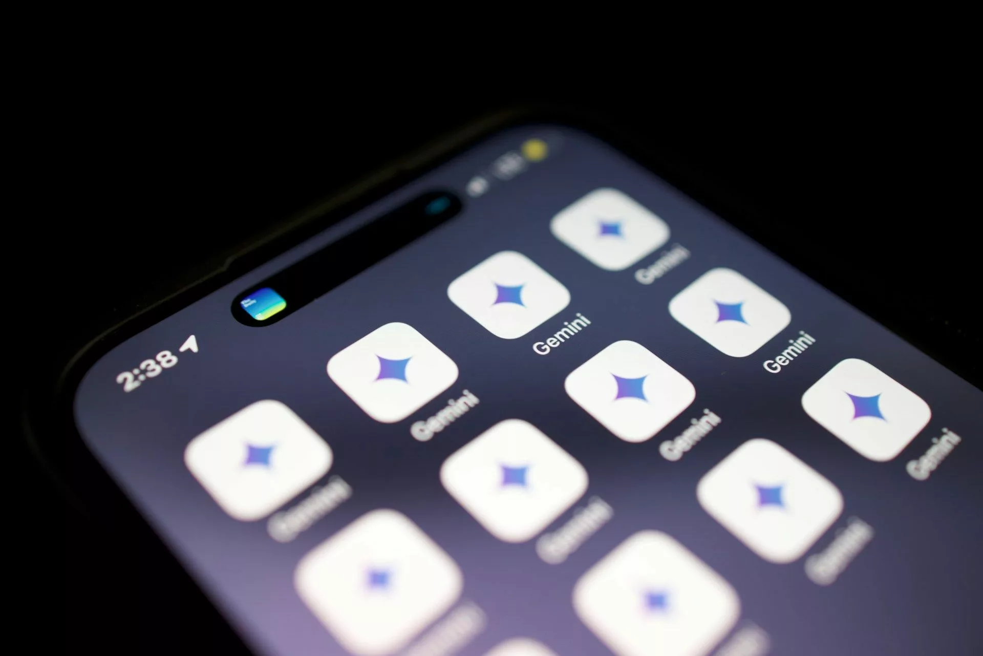 Google Gemini 2.0 實測:免費也能玩!看著你的鏡頭畫面即時聊天 Gemini 2.0 評論, AI 應用案例, 頭條