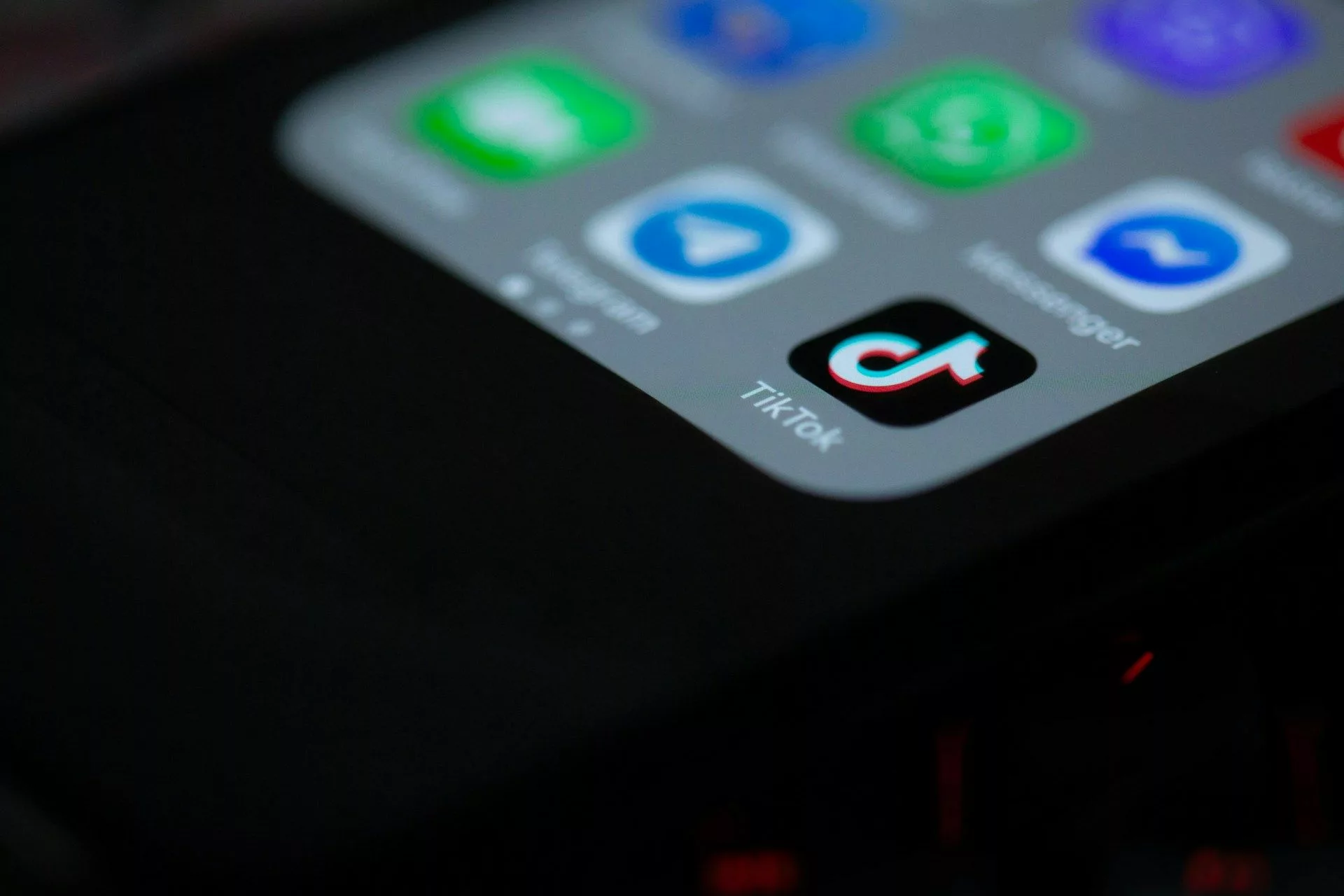 美國 TikTok「不賣就禁」法案期限將至 法院仍裁決:法案有效 TikTok Google, AI, 頭條