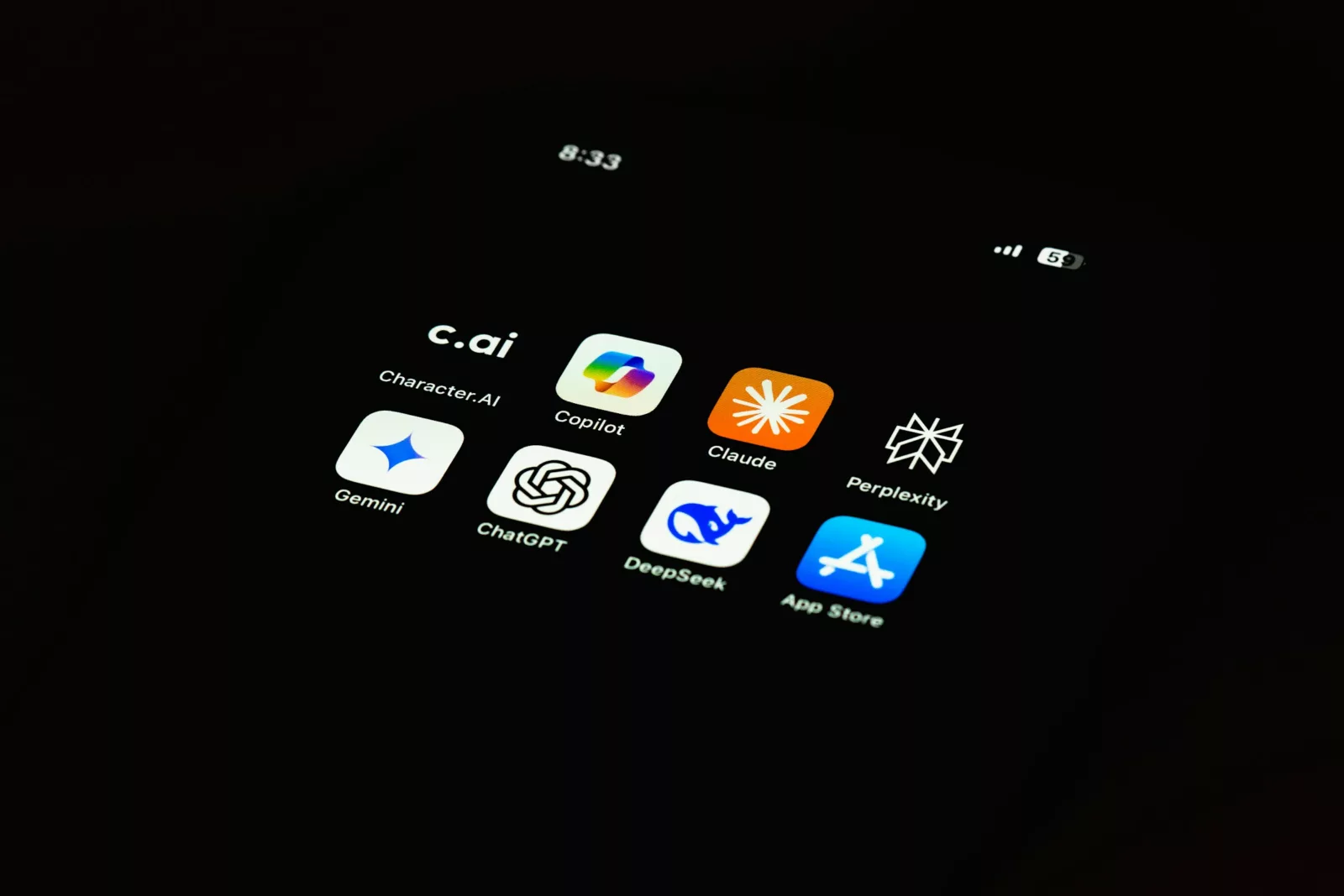 「AI 群聊」你體驗過嗎？一種 AI 應用的新思路：讓多個大模型同時參與討論、辯論｜AI 應用案例 科技人 NVIDIA, AI, 產業