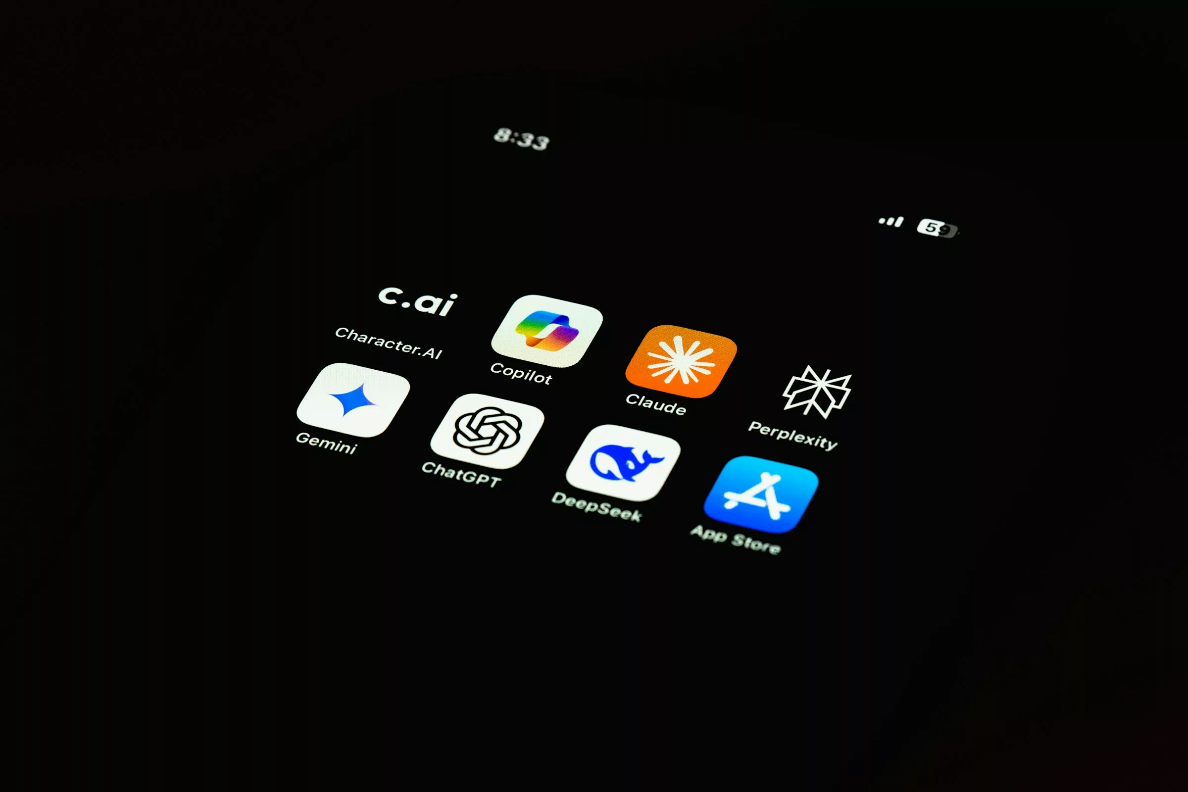 「AI 群聊」你體驗過嗎？一種 AI 應用的新思路：讓多個大模型同時參與討論、辯論｜AI 應用案例 oppo OPPO