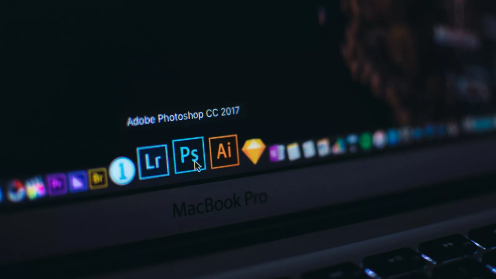 Adobe 開始大規模抓盜版！Threads 河道上一片哀嚎 Adobe AI 應用案例, AI, 頭條