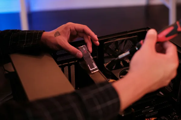 Samsung 量產 PM1763 PCIe 6.0 SSD，AI 伺服器瓶頸從 GPU 延伸到高速儲存 AI AI