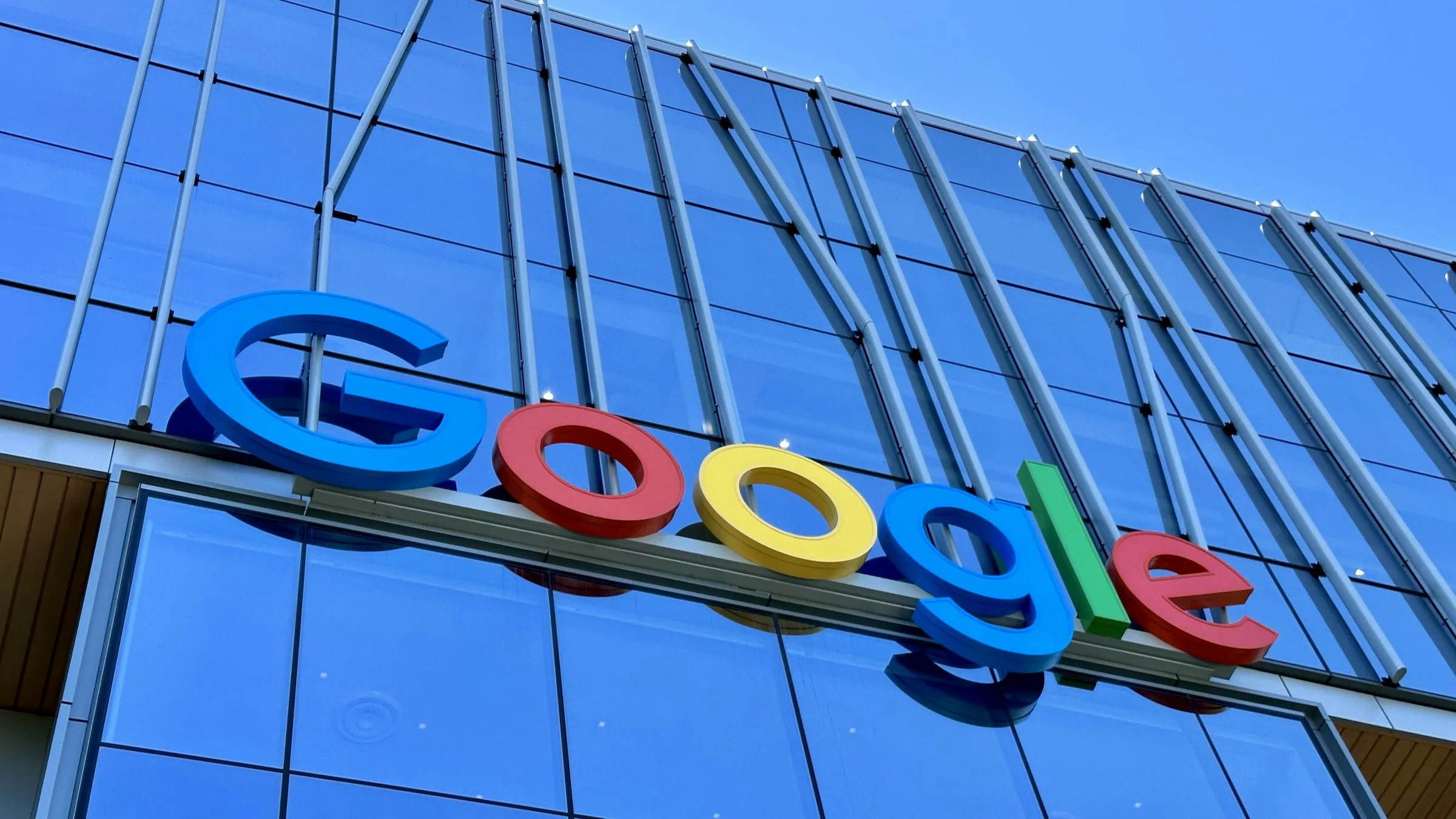 Alphabet 上修 2026 年資本支出至 1950–2050 億美元,Cloud backlog 5140 億美元 能源, AI, 產業
