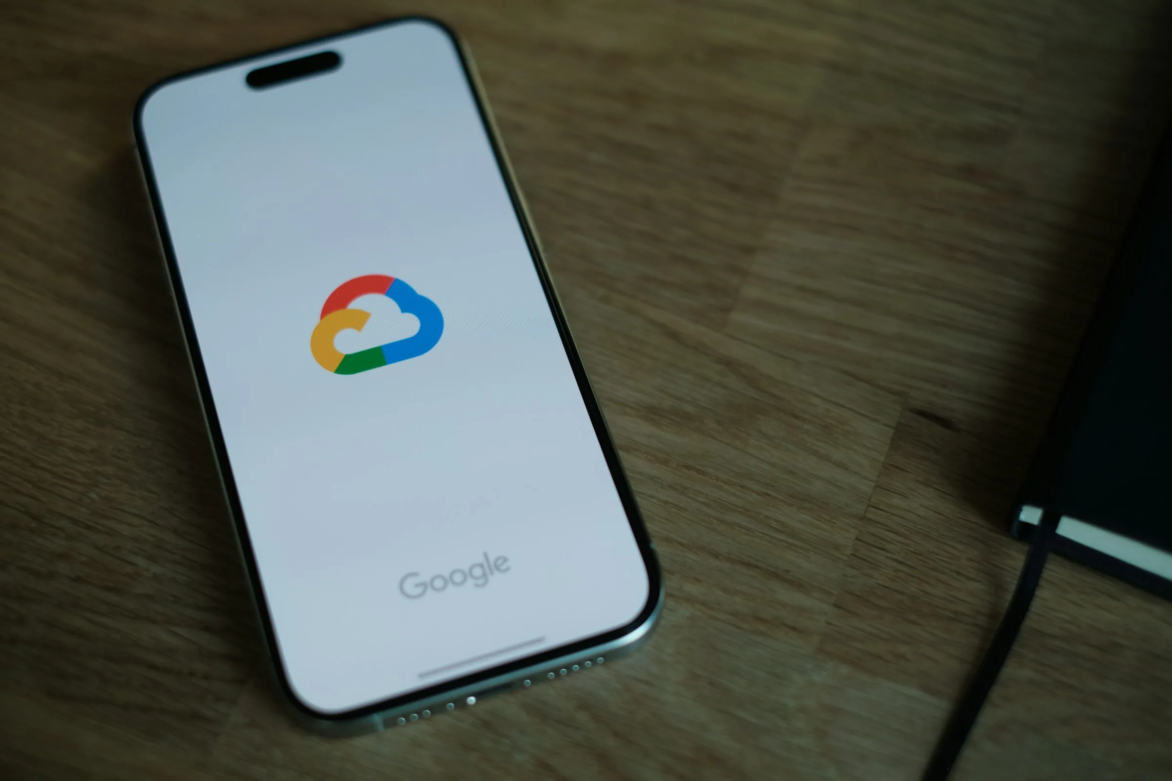 Alphabet 上修 2026 年資本支出至 1950–2050 億美元,Cloud backlog 5140 億美元 能源, AI, 產業