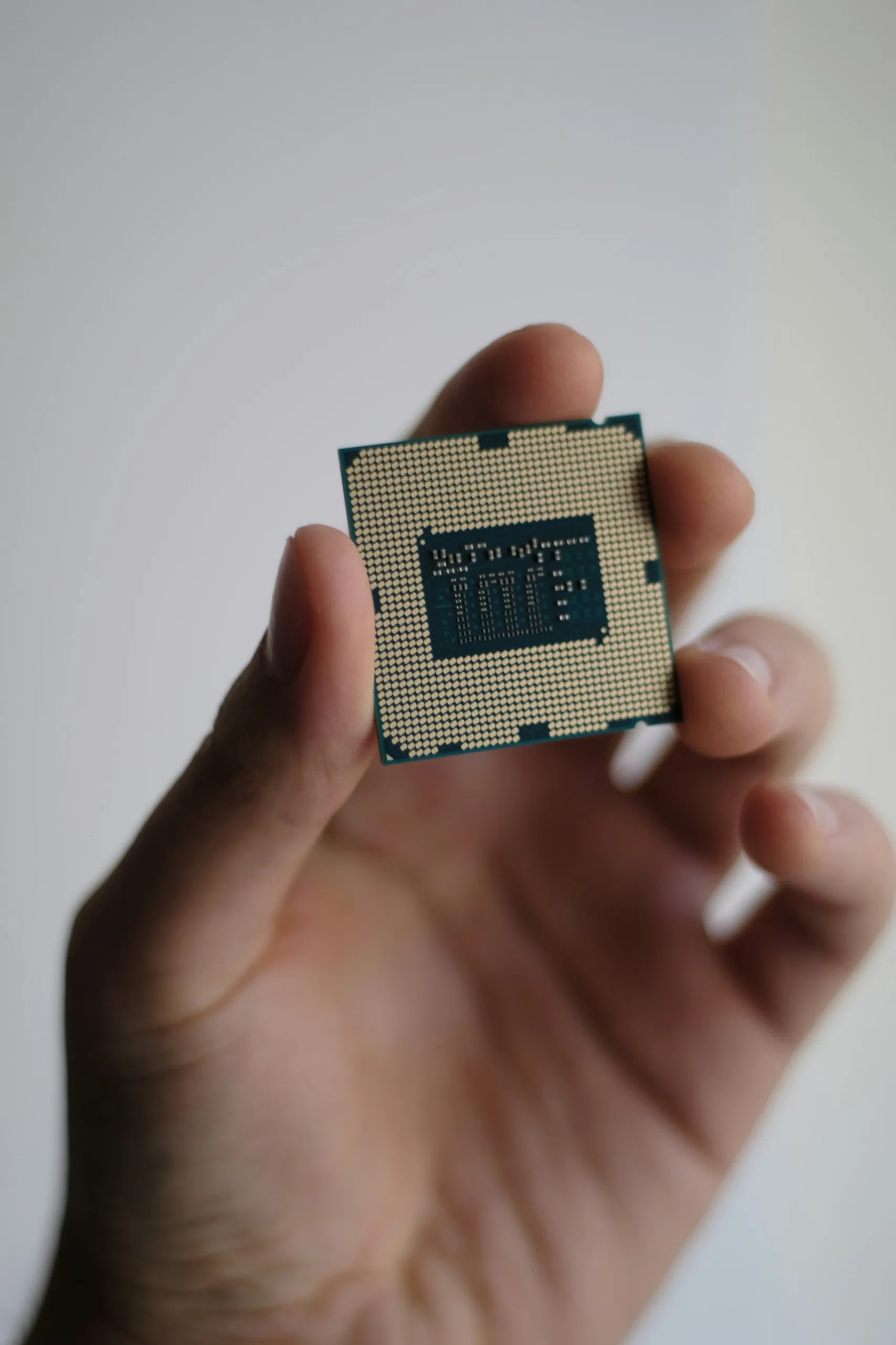 AI 半導體股回檔後，市場焦點回到算力供給能不能跟上 AI, 產業, 能源