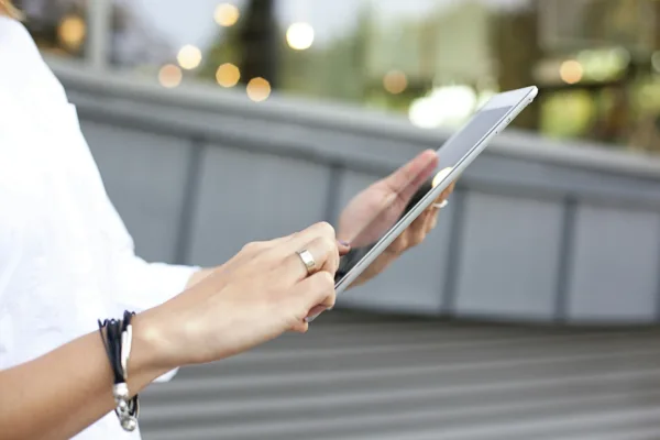 Cursor iPad 版開放所有付費方案，完整 PR 審查與 Agent 操作移到行動裝置 能源, AI, 產業