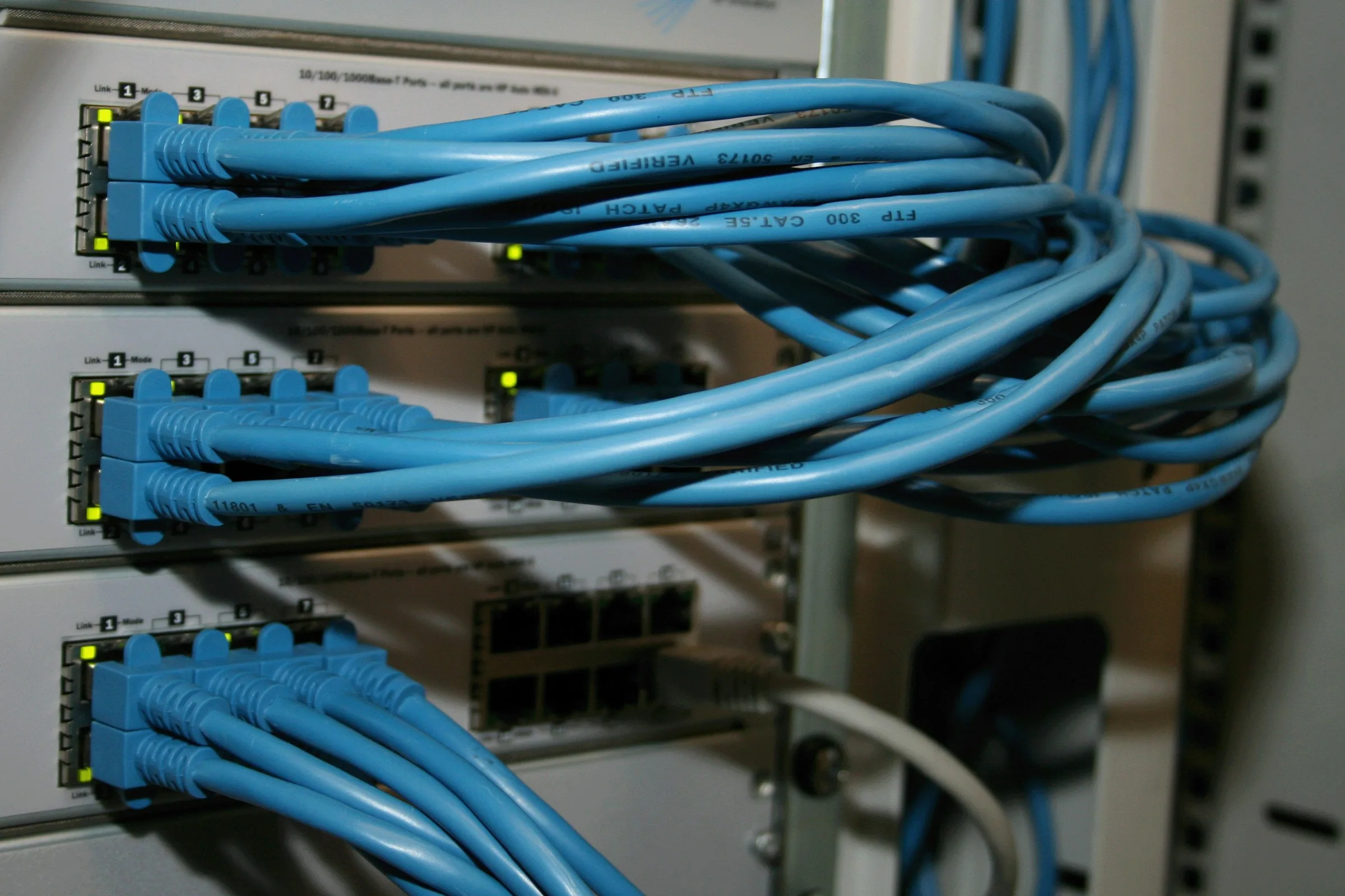 Cloudflare 追蹤 AWS 阿聯酋 me-central-1 流量仍低：資料中心受損影響持續 能源, AI, 產業