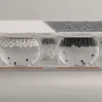 電子紙薄膜微型剖面概念圖：透明微囊中的黑白顏料停在顯示面附近。